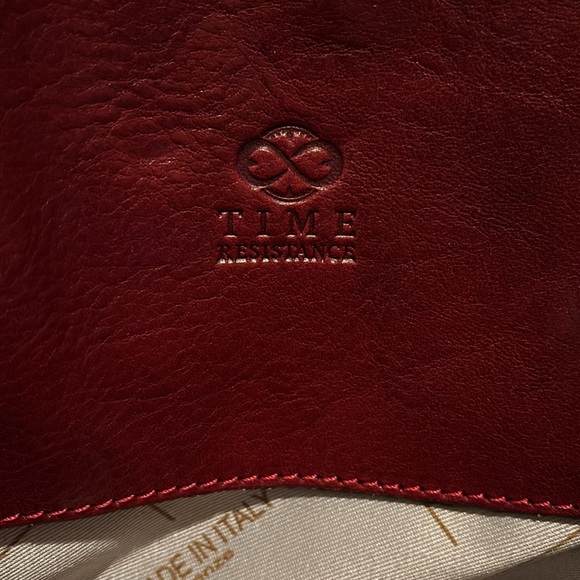 Time Resistance Womens Convertible Leather Backpack Shoulder Bag - Clarissa Red - Picture 6 of 16